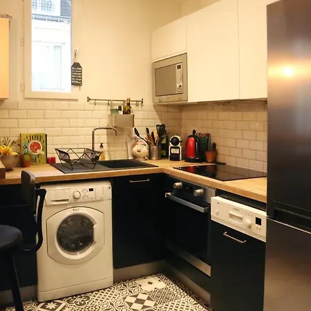 Nice Warm Apartment Near Montmartre!