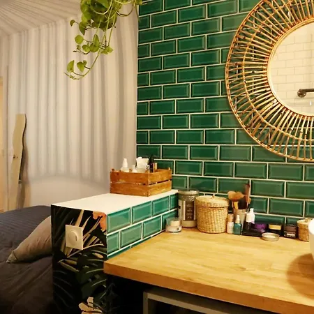 Nice Warm Apartment Near Montmartre! *